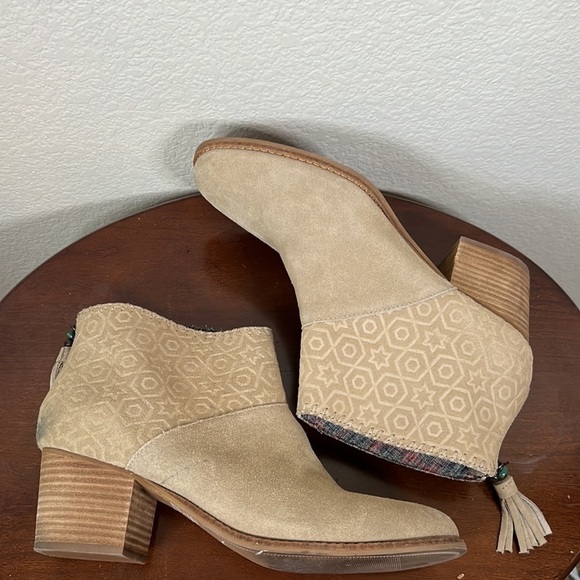Toms Leila Suede Embossed Ankle Booties Size 9.5 - Picture 12 of 12